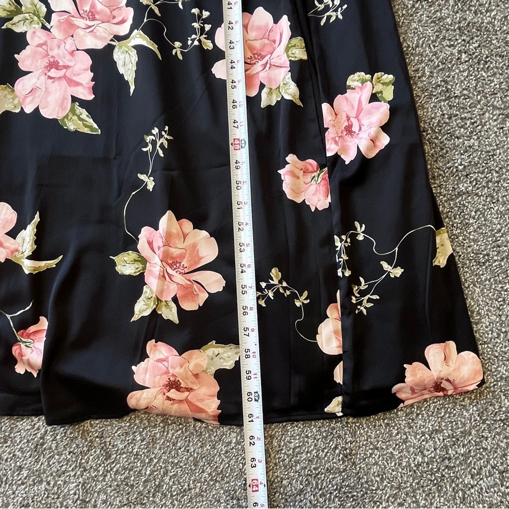 Lulu's Classic Black Floral Dress Size L - Picture 8 of 9